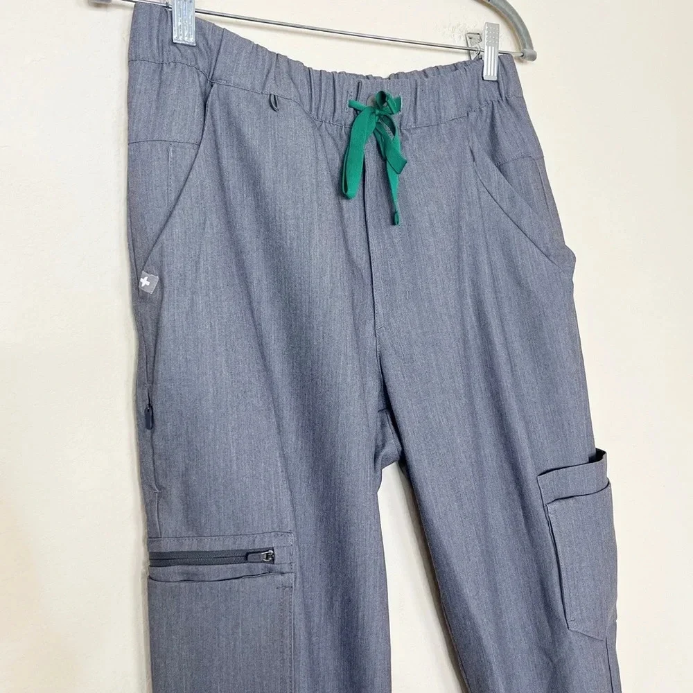 FIGS Men's Gray Cargo Jogger Scrub Pants‎